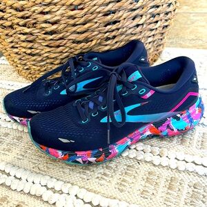 Brooks Ghost 15 running shoe. Size 8